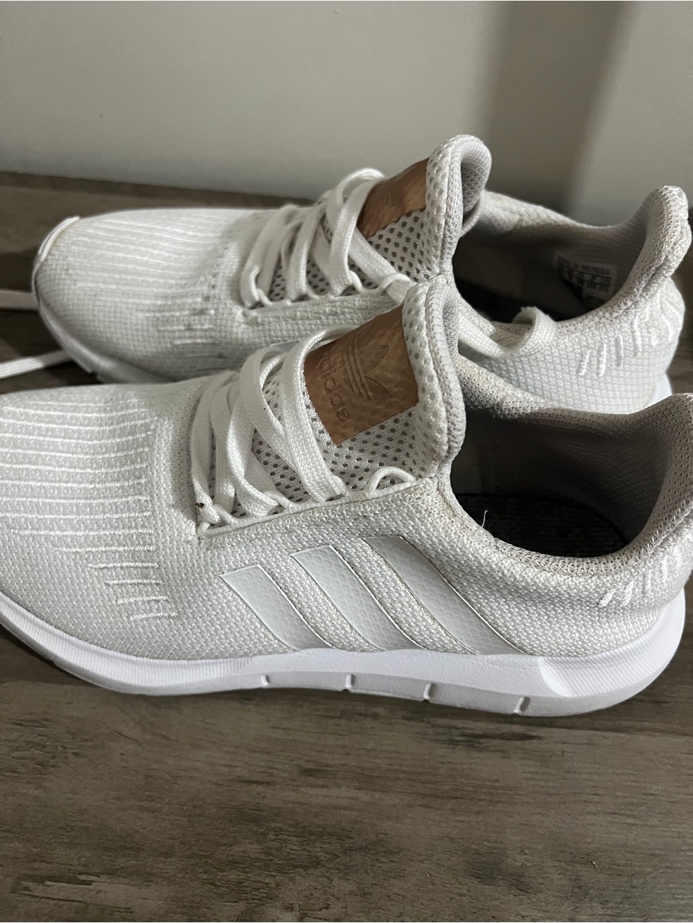Adidas woman’s White Knit Running Shoes size 7